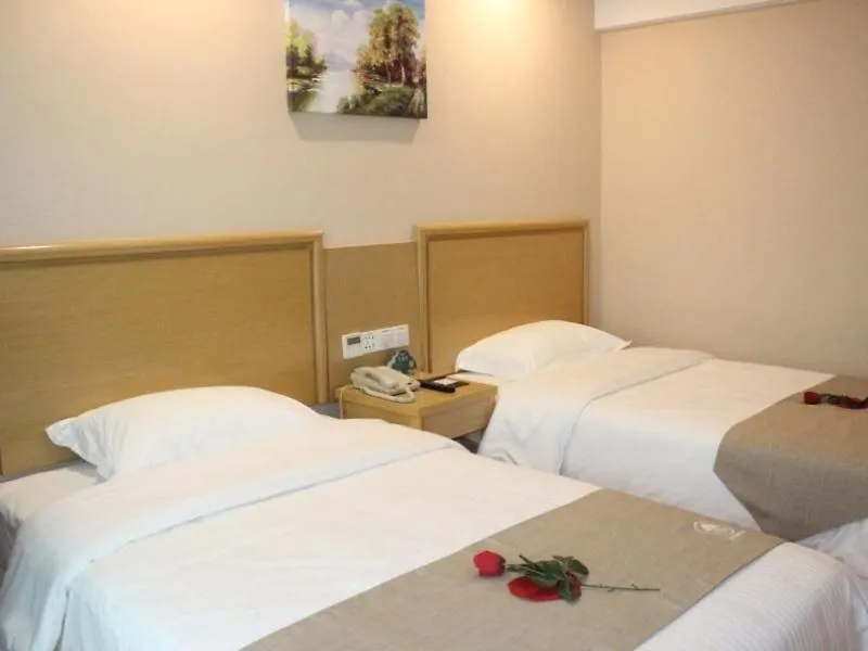 Greentree Inn Henan Zhumadian Xincai Yueliang Bay Business Hotel. Szálloda