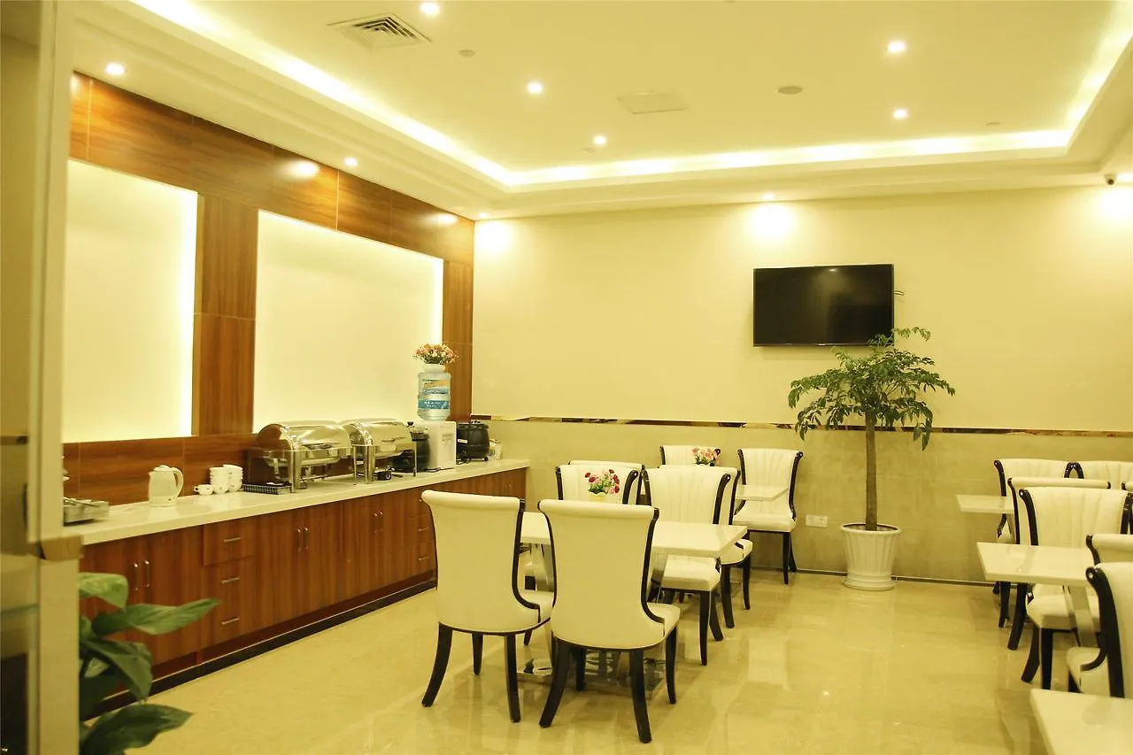 Greentree Inn Henan Zhumadian Xincai Yueliang Bay Business Hotel. Szálloda