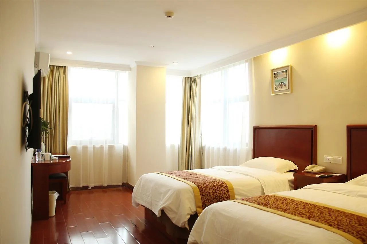 Greentree Inn Henan Zhumadian Xincai Yueliang Bay Business Hotel. 3*,  Kína
